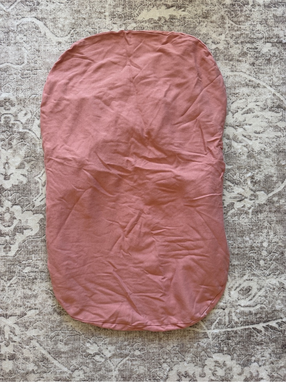 SNUGGLE ME LOUNGER- Dusty Rose Oval  Cover